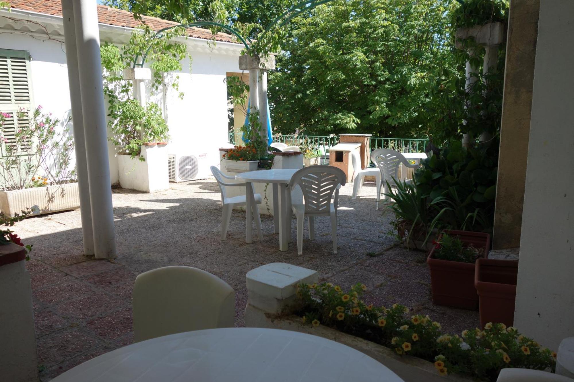 Hotel le Préjoly Saint-Vallier-de-Thiey Habitación foto