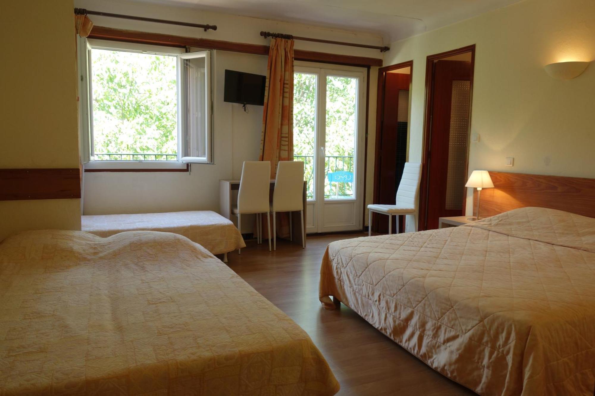 Hotel le Préjoly Saint-Vallier-de-Thiey Habitación foto