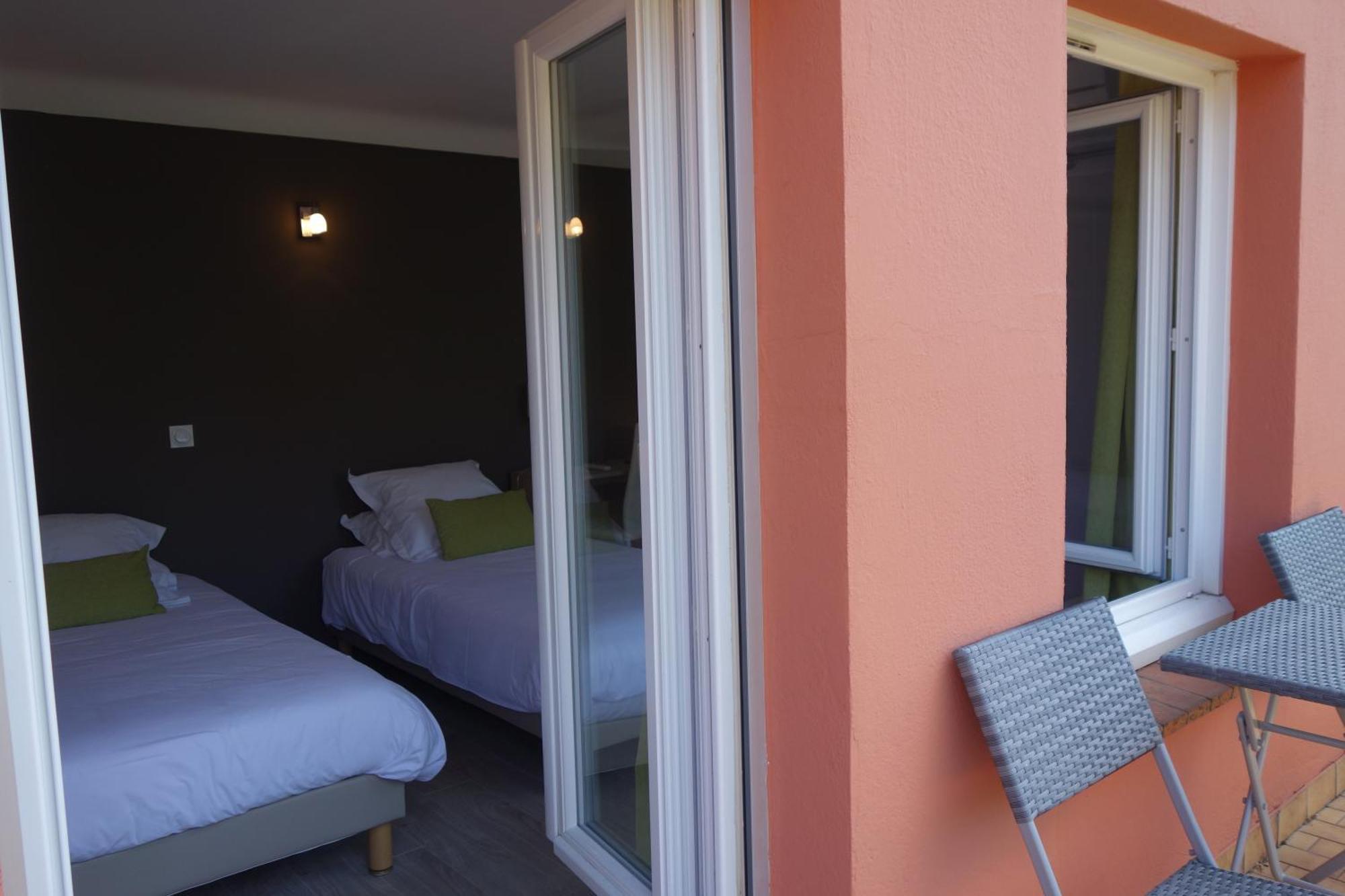 Hotel le Préjoly Saint-Vallier-de-Thiey Habitación foto