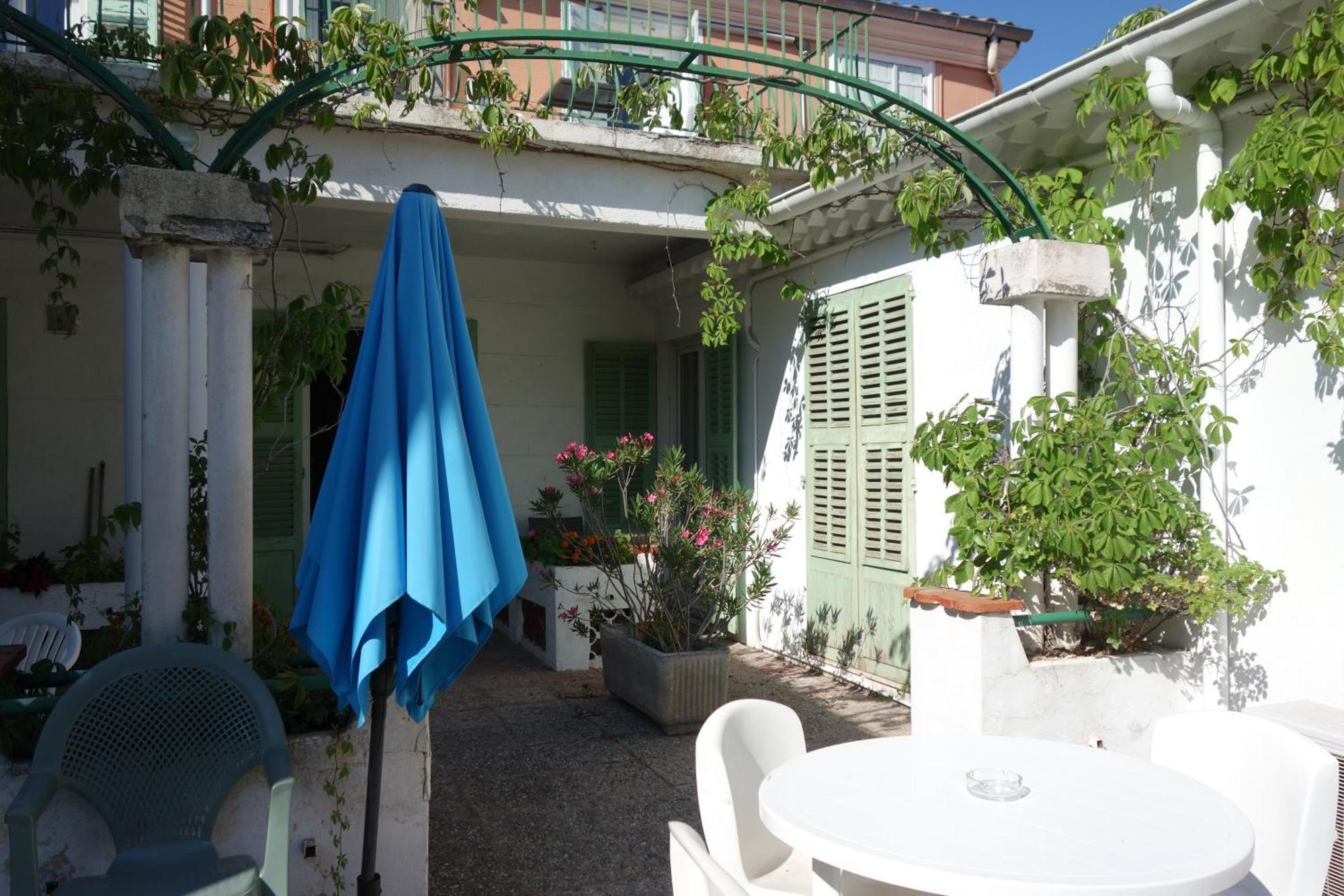 Hotel le Préjoly Saint-Vallier-de-Thiey Habitación foto