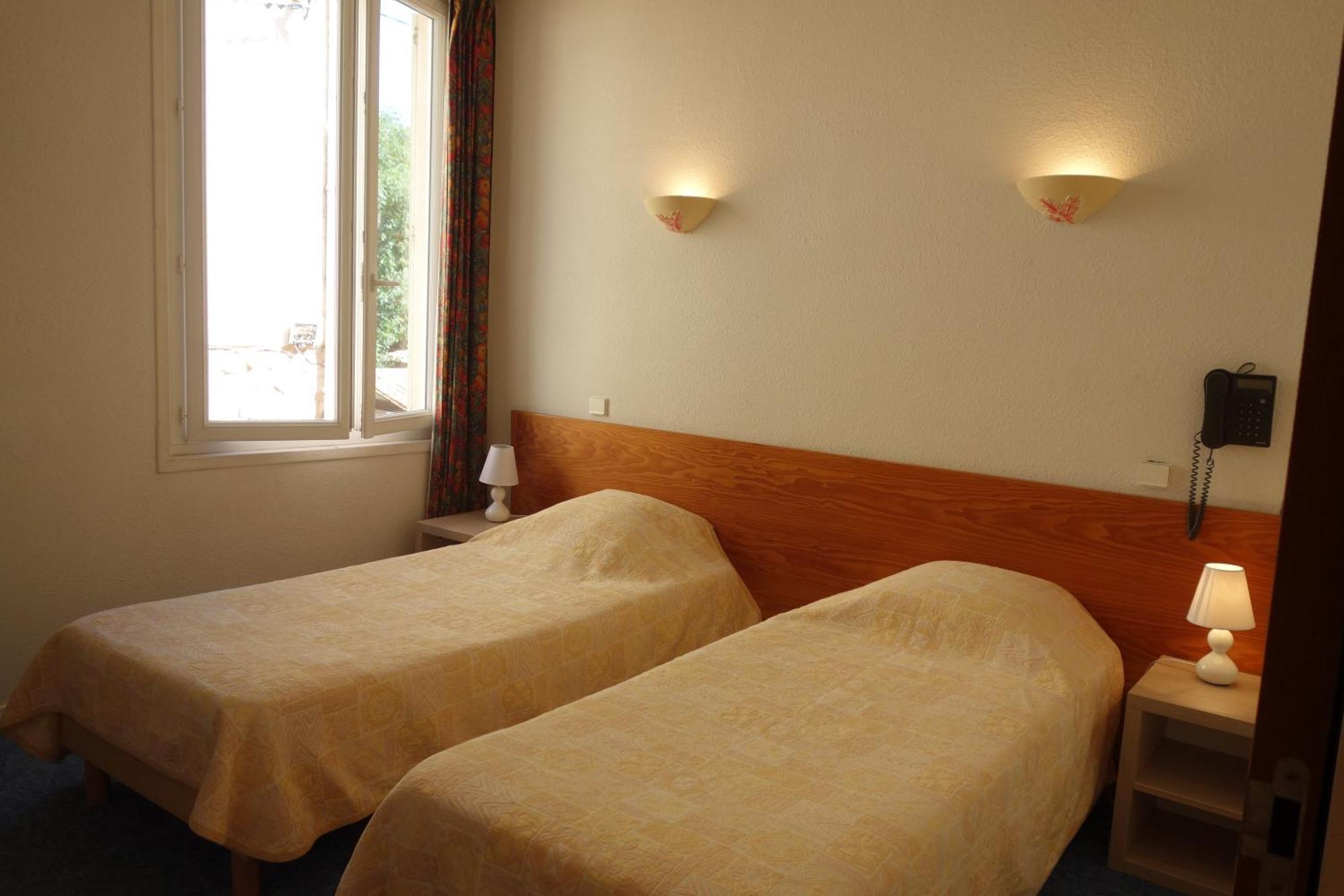 Hotel le Préjoly Saint-Vallier-de-Thiey Habitación foto