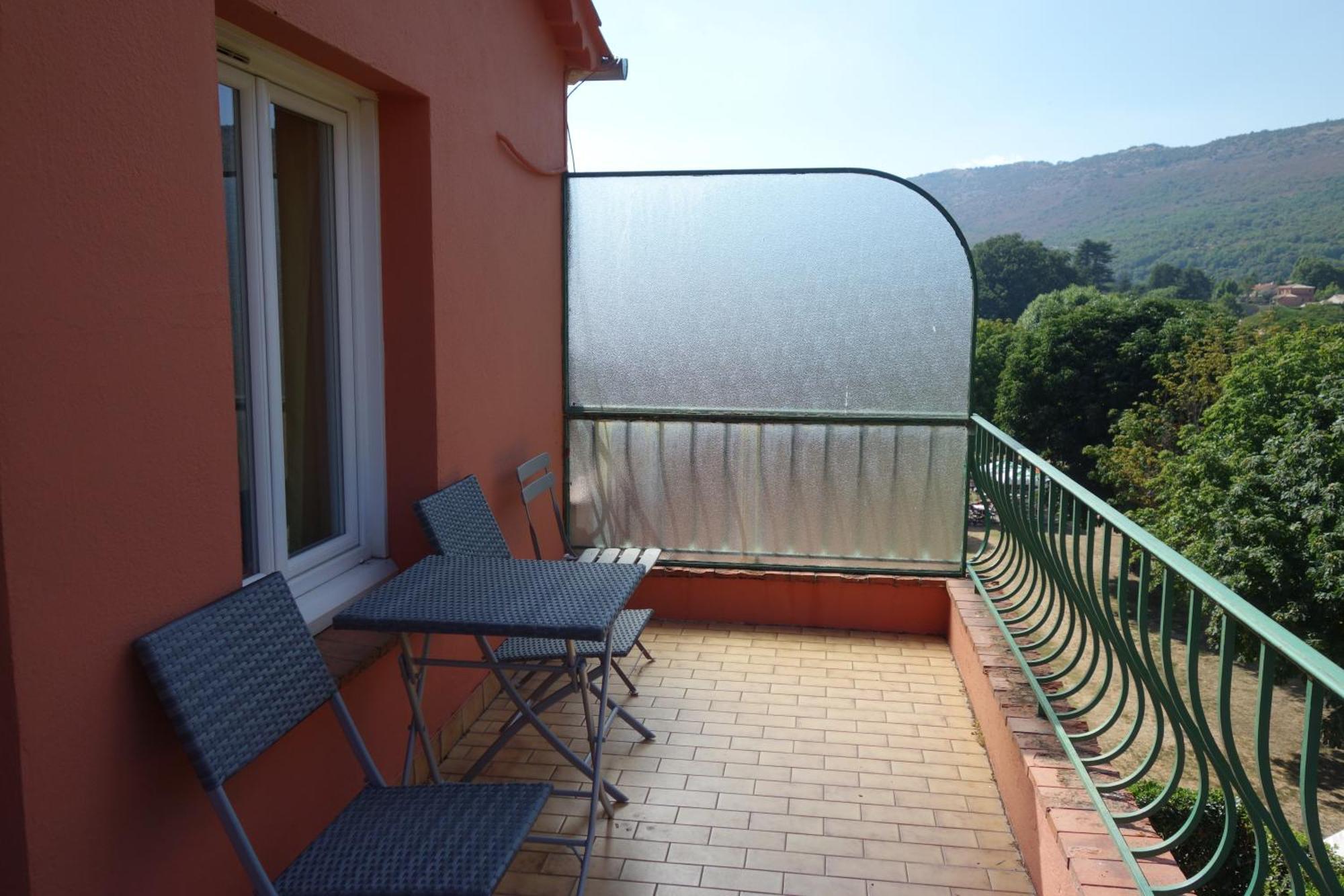 Hotel le Préjoly Saint-Vallier-de-Thiey Habitación foto