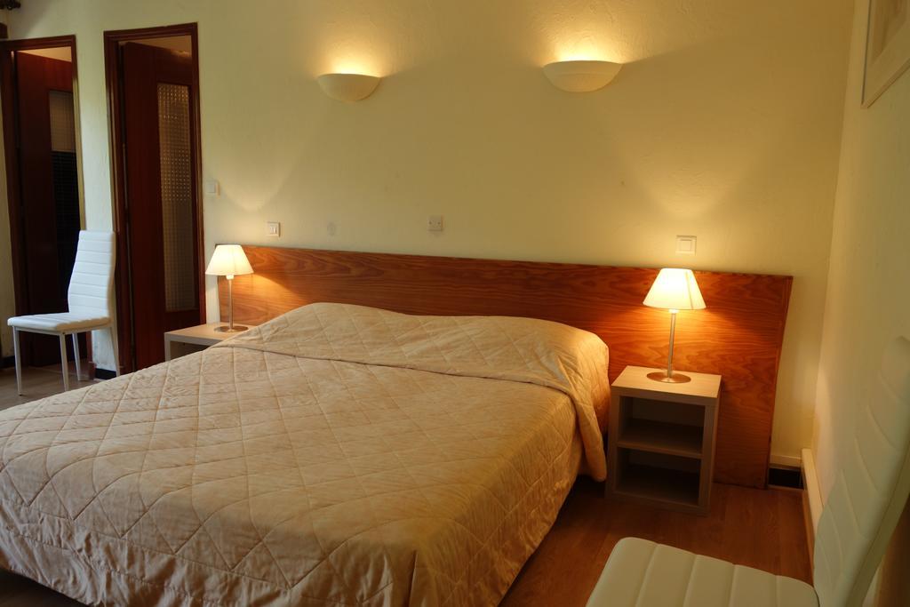 Hotel le Préjoly Saint-Vallier-de-Thiey Habitación foto